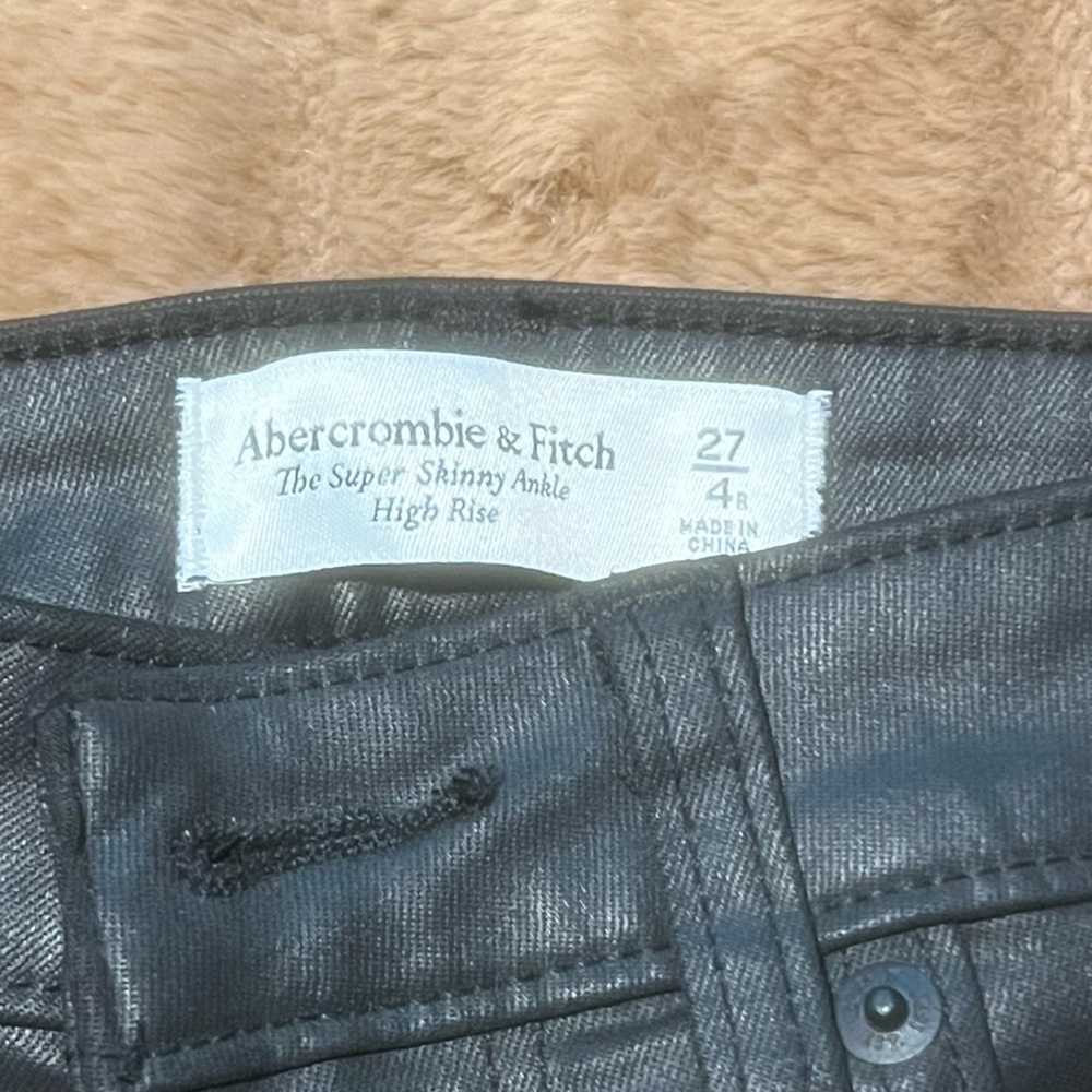 Abercrombie & Fitch Super Skinny High Rise Leather-look skinny jeans - Picture 5 of 5